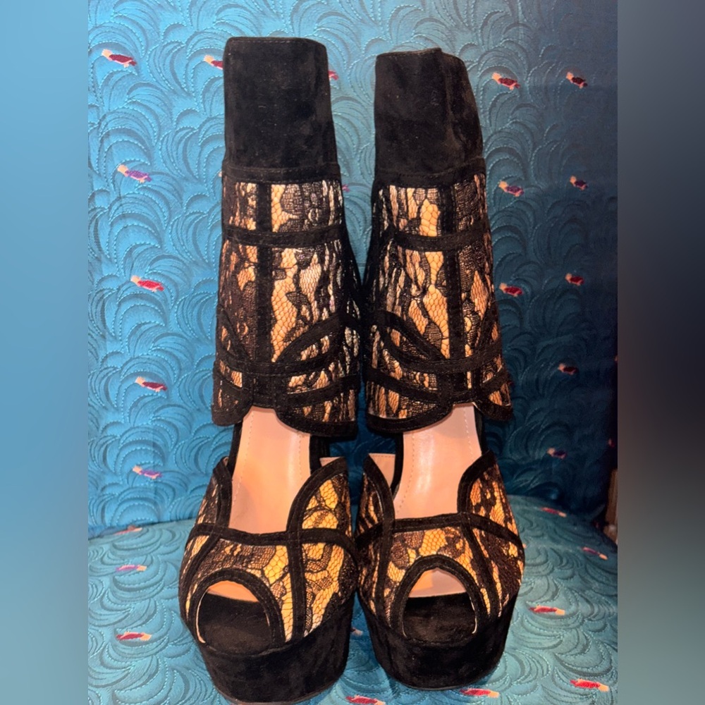 MADISON BY SHOEDAZZLE “Elina” Faux Suede Peep-Toe Black Lace Heels NIB - Picture 7 of 11